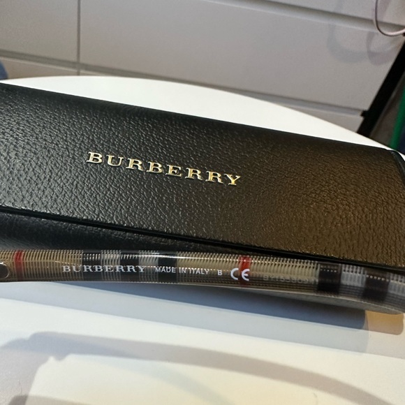 Burberry Vintage Check Square Frame Sunglasses, Excellent Condition - Picture 6 of 11